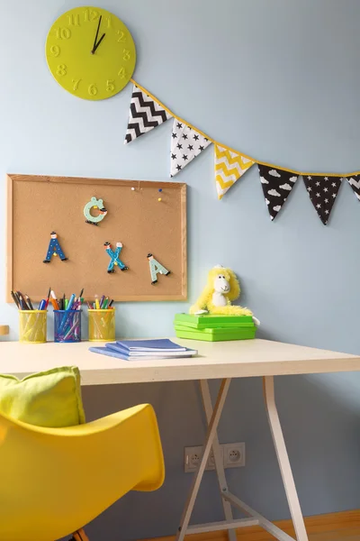 Leren is gemakkelijk in deze goed georganiseerde ruimte — Stockfoto