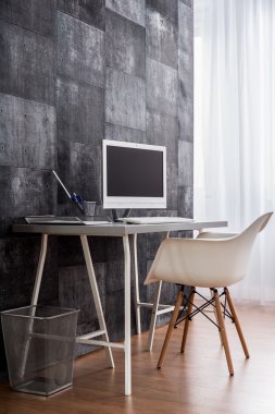 Zihin bu minimalist çalışma alanında daha net alır