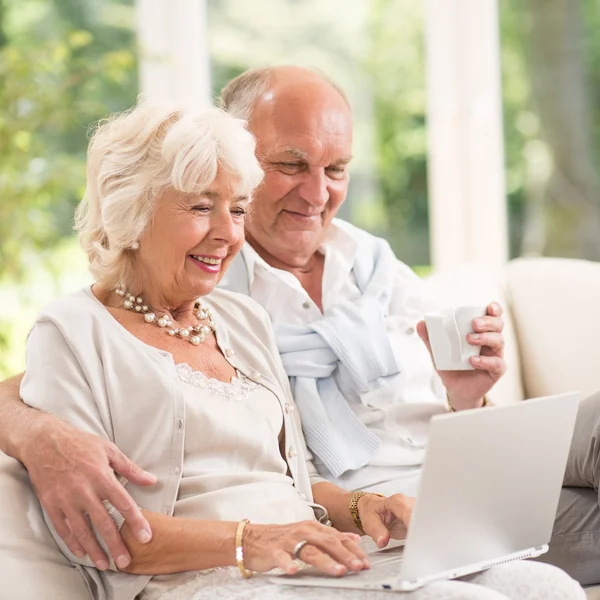 Happy senior pair — Stock Photo, Image