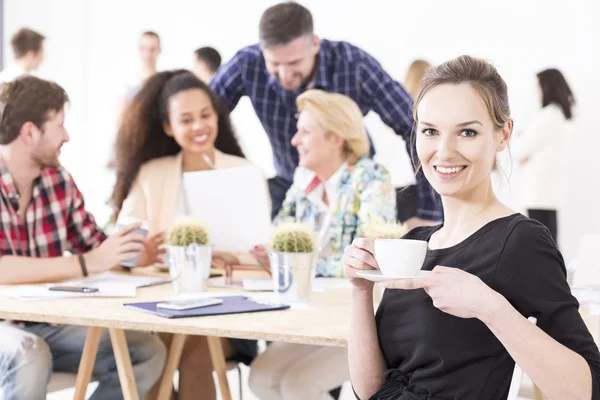 Det finns alltid tid för en kopp kaffe — Stockfoto