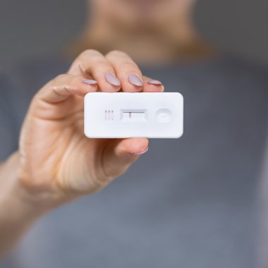 gebelik testi negatif kadına bakış