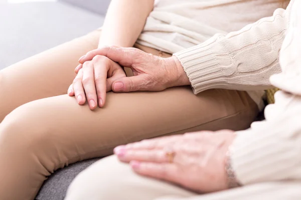 Stöd och förståelse mellan generationerna — Stockfoto