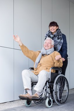 Engelli adam bir seyahat zevk