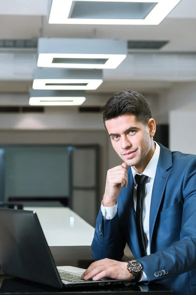 Professionella och personliga förhållningssätt till alla klienter — Stockfoto