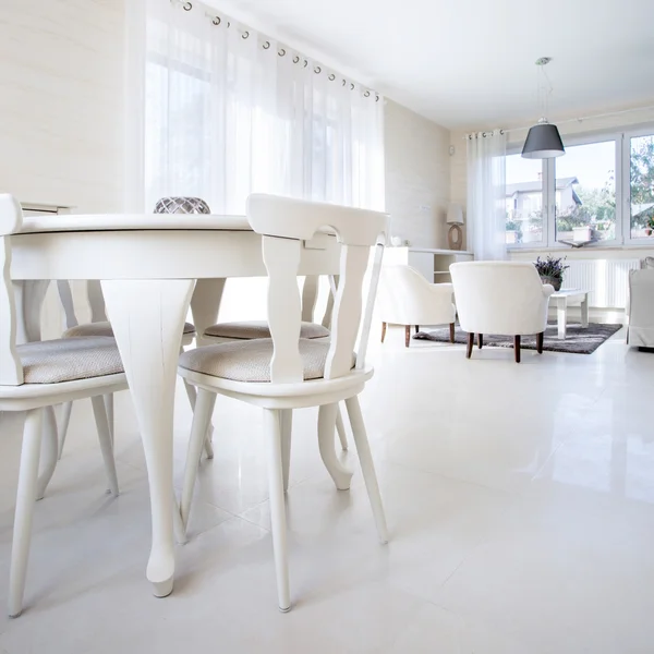 Modern white light dining room inside the apartment — Stock Photo, Image