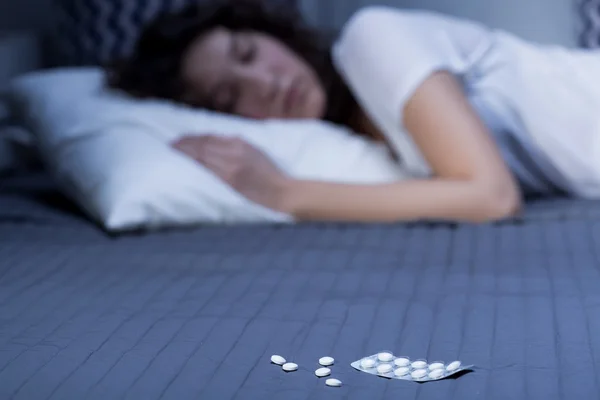 Uyku hapları ile sadece gece dinlenme mümkün — Stok fotoğraf