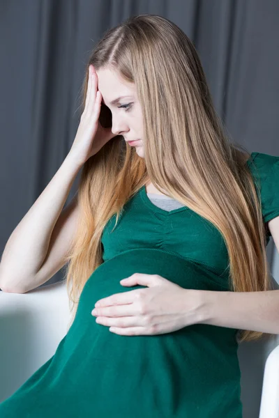 Het is normaal om zorgen over de toekomst — Stockfoto