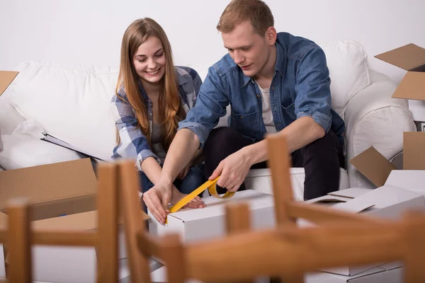 Can't wait to unpack it in our new flat! — Stock Photo, Image