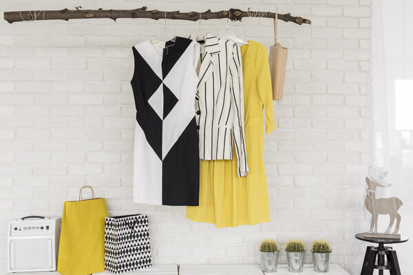 Красота простой вешалки для одежды
