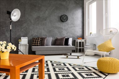 oturma odasında sonbahar