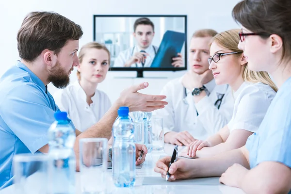 Ärzte auf ärztlicher Beratung — Stockfoto