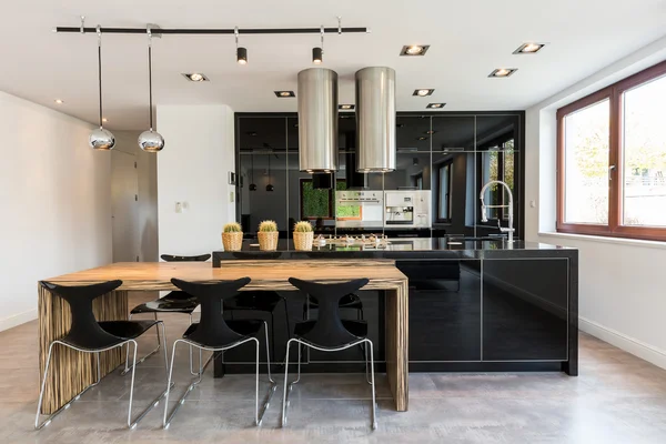 Açık mutfak ve yemek odası