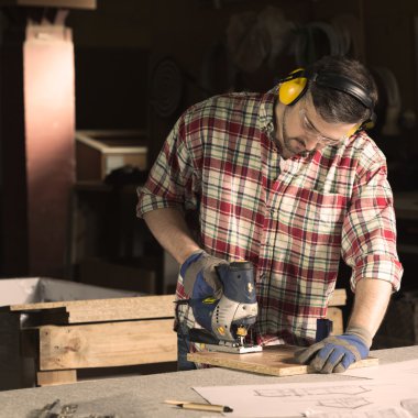 Sadece bir kesik var.