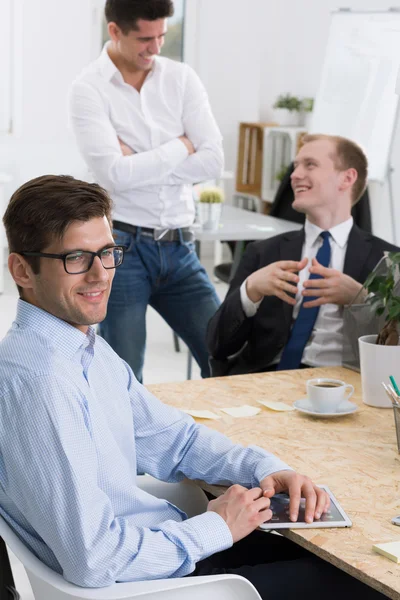 El trabajo es como un segundo hogar ... — Foto de Stock