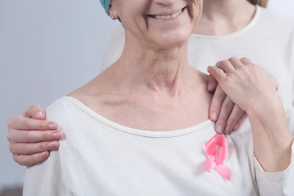 Supporting cancer awareness — Stock Photo, Image