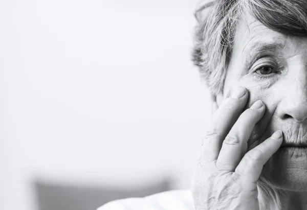 Loneliness and old age appear in shades of gray — Stock Photo, Image