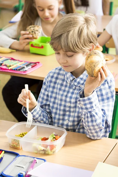 Petit déjeuner savoureux pendant la pause déjeuner — Photo