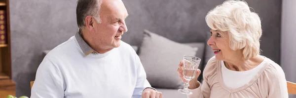 Mayores pasando tiempo juntos — Foto de Stock