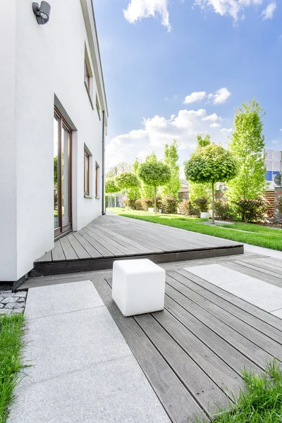 Basit bir peyzaj fikir ile veranda — Stok fotoğraf