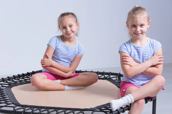 Cheerful attendants of kids gymnastics classes — Stock Photo, Image