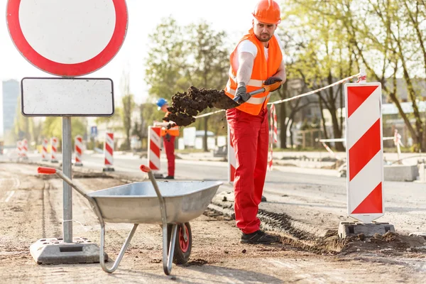 Trabajador en el sitio de construcción — Foto de Stock