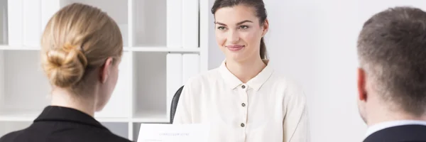 Apprezzata dipendente è un dipendente felice — Foto Stock