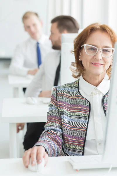 Migliorare le qualifiche per essere un lavoratore migliore — Foto Stock