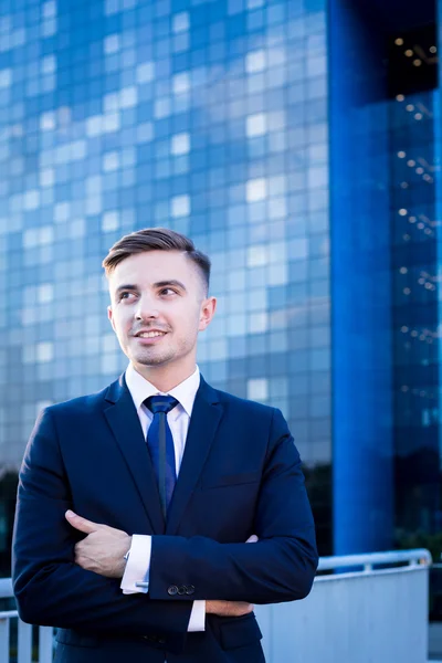 Businessman in the big city — Stock Photo, Image