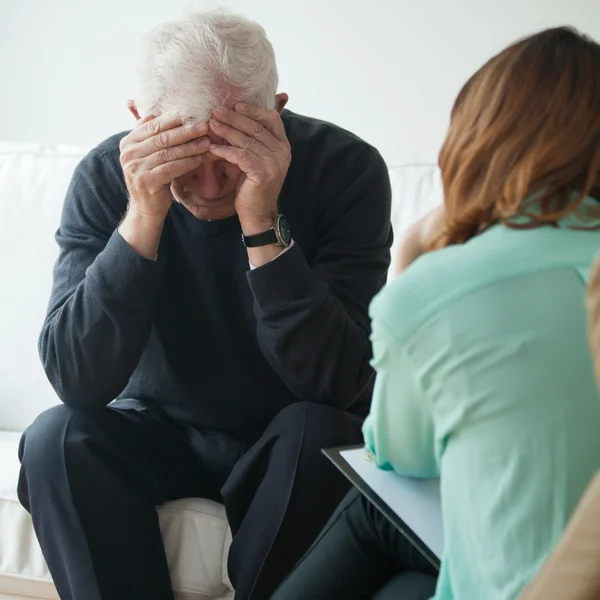 Psychological help for pensioner — Stock Photo, Image