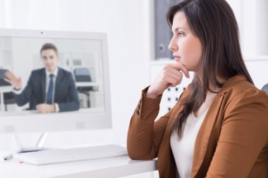 Dalları arasındaki iletişimi modern teknolojiler ile kolay