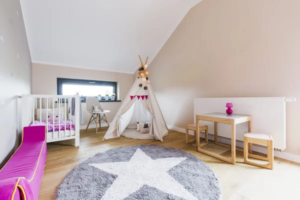 Hermosa habitación infantil en un nuevo estilo —  Fotos de Stock