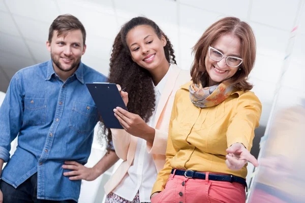 Relaxed atmosphere of a creative workplace — Stock Photo, Image