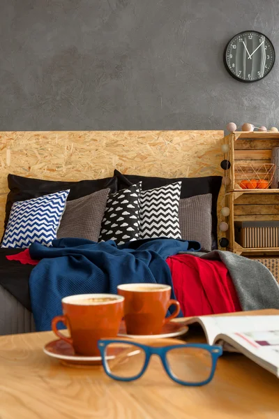 Coffee tastes better in cozy bedroom — Stock Photo, Image