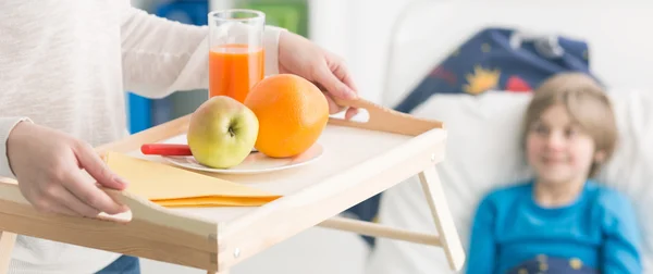 Porção de vitaminas para um pequeno paciente — Fotografia de Stock