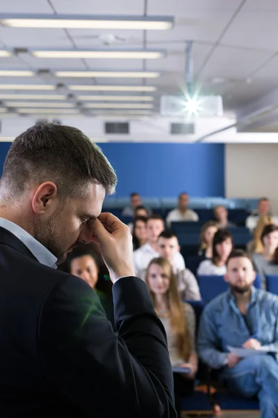 Výkyvy jeho práci jako učitel na akademické — Stock fotografie