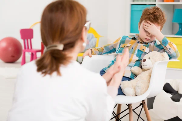 Fighting his boredom to reach final therapy results — Stock Photo, Image