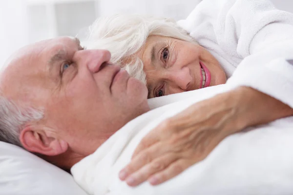 Er ist meine Rückenlehne von morgens bis abends — Stockfoto