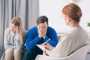 Ne zaman sonunda duygularını evlilik hakkında konuşmak ücretsiz yapabilirsiniz