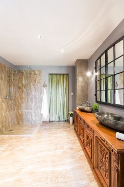 Krallara layık bir savurgan banyo