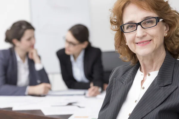 Ich bin stolz auf mein Business-Team — Stockfoto