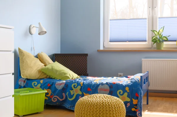 Красочная комната для счастливых детей — стоковое фото