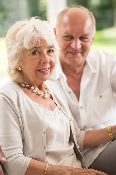 Ältere Männer und Frauen — Stockfoto