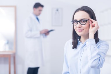 Yeni gözlük nasıl görünüyorum