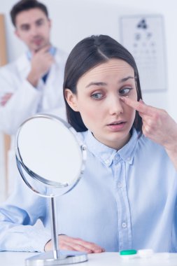 Kontakt lensler ile ilk kez