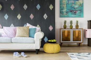 Pastel ayrıntılarla yeni daire