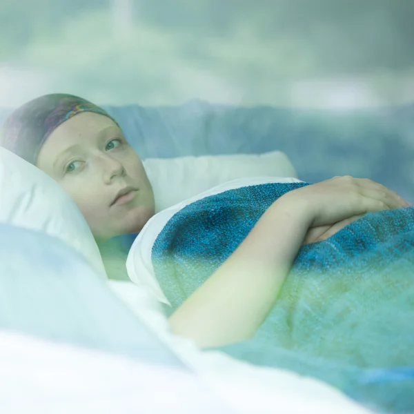 Young woman suffering from cancer — Stock Photo, Image