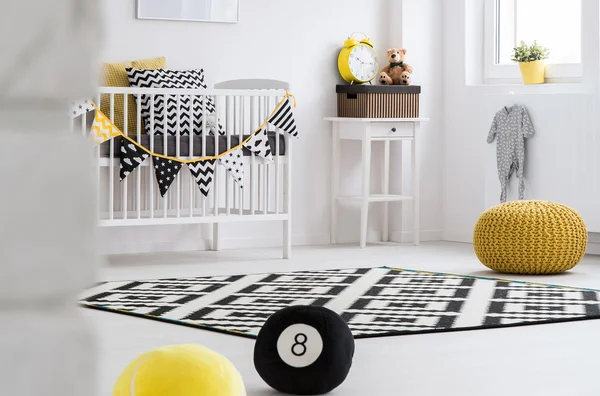 Chambre bébé tendance — Photo