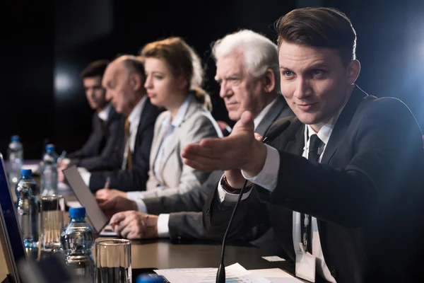 Und die nächste Frage geht an Sie — Stockfoto