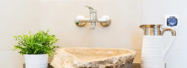 Design creativo lavello in pietra — Foto Stock