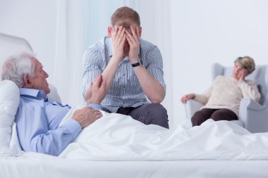 Dedesinin'ın ani hastalık tarafından boğulmuş
